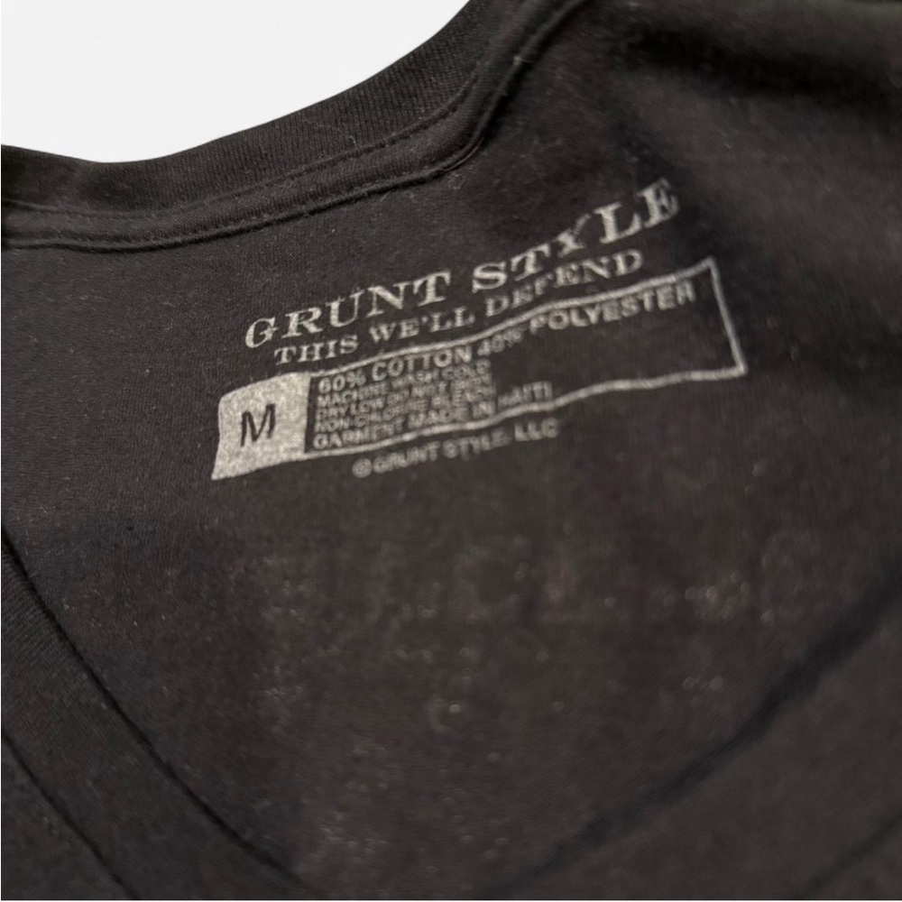 V-neck Grunt Style Black Tee with American Flag Graphic - Picture 4 of 4